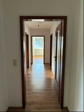 großzügige 3 Zimmer Wohnung in Boxdorf