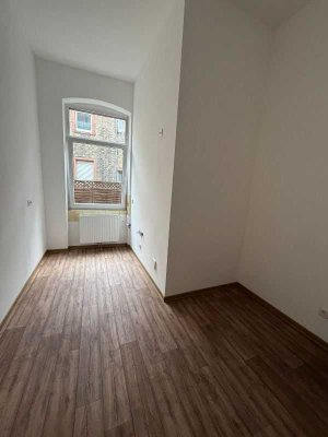 Einziehen & wohlfühlen: Frisch renovierte Singlewohnung im EG in der Nähe der Neckarpromenade