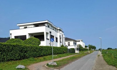 Moderne große Maisonettewohnung  mit umlaufender Dachterrasse und 2 Balkonen