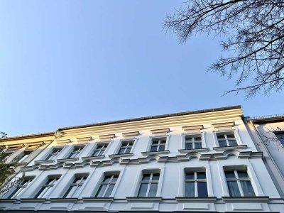 Moderne Dachgeschosswohnung mit Einbauküche im Erstbezug!