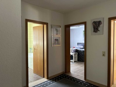 Gut geschnittene Wohnung mit 3 Zimmern und großem Balkon