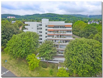 Freies und modernisiertes 2-ZKB-Penthouse mit phantastischem Blick auf die Stadt, KS-Wilhelmsh