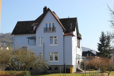 Charmante Altbau- Wohnung mit Lahnblick in einzigartiger Lage    !!Wohnung wurde gerade renoviert!!