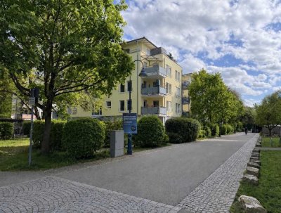 Freiburg-Vauban-2 Zimmer-Küche-Bad-Balkon-Tiefgarage