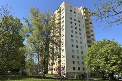 Freie 2-Zimmer-Wohnung mit Balkon im 5. Obergeschoss!