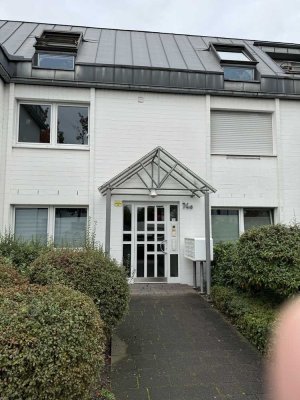 Attraktive 4-Zimmer-Wohnung, saniert, in Düsseldorf-Kaiserswerth