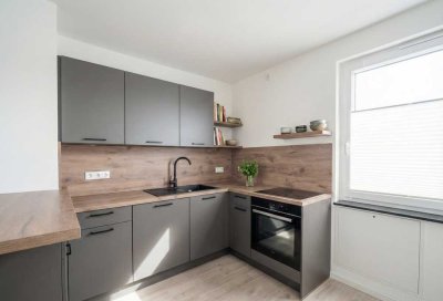 Sanierte 2,5-Zimmer Wohnung mit EBK im 2. OG