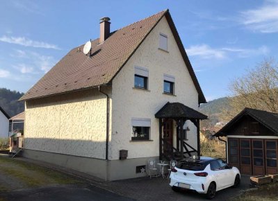Charmantes Einfamilienhaus mit Garten und Garage in Neckargerach