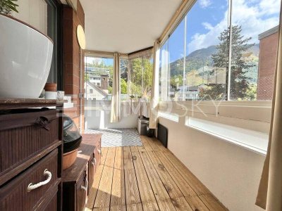 Verglaster Balkon und Garage