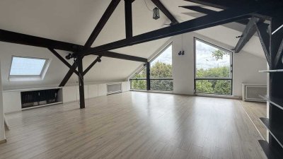 Großzügige Dachgeschosswohnung mit Dachterrasse in Solingen-Gräfrath