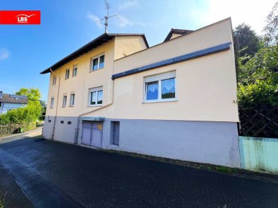 Älteres 1 bis 2 Familienhaus auf riesigem Grundstück in idyllischer Lage