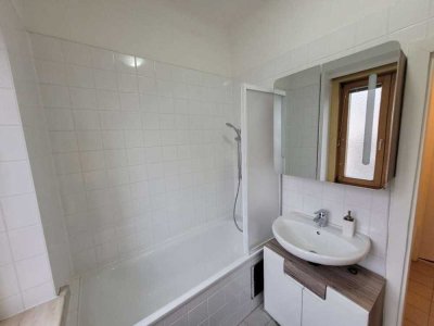 Stilvolle, gepflegte 1,5-Raum-Wohnung mit Balkon und EBK in Kempten (Allgäu)