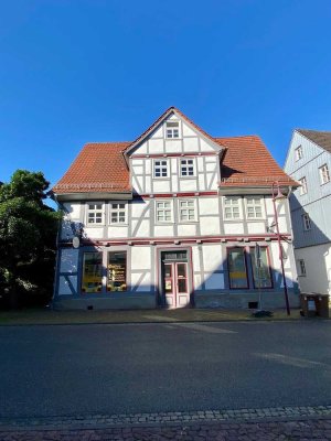 Wir suchen für unser kleines Büro im Erdgeschoss einen Nachmieter