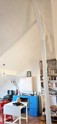 Gemütlich unterm Dach! 2-R- Wohnung in ruhiger Lage