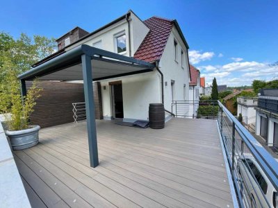 Saniert und renoviert. Hochwertige Wohnung mit großer Terrasse
