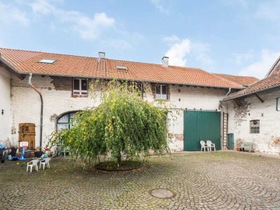 Aldenhoven - Traumhafte Maisonettewohnung auf Vierkanthof in ruhiger Lage