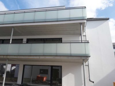 2,5-Raum-Wohnung mit gehobener Innenausstattung mit Balkon und EBK in Markdorf