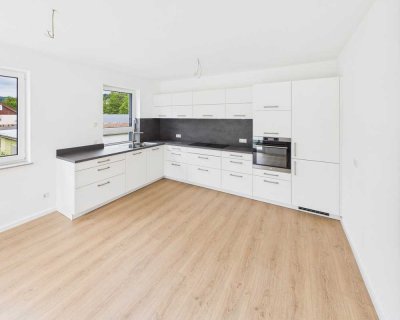 RESERVIERT !!! Neubau-Erstbezug: Moderne 3-Zimmer-Wohnung mit Balkon und Stellplatz in Bad Hersfeld