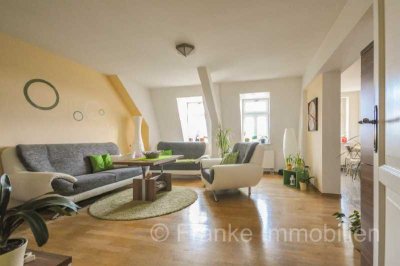 Johannstadt - gediegene 2-Zimmer-Mansardenwohnung mit Aufzug