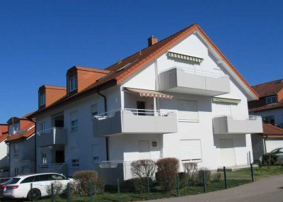 Nußloch, sonnige ruhige 2 1/2 Zi. DG - Wohnung in gepflegtem 8 - Fam. Haus