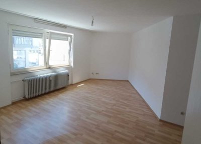 Helle 2 ZKB direkt am Klinikum mit EBK