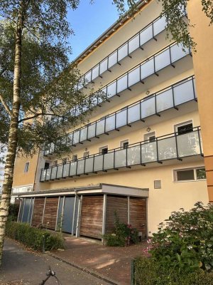 Ganz traumhaft schöne, sehr gepflegte 3-Zimmer-Whg. mit tollem Balkon in Bestlage, Ecke Holtenauer!