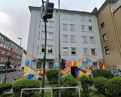 In Renovierung & bald bezugsfertig - Zentrale 2,5-Zimmer-Wohnung mit Balkon