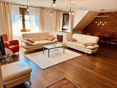 Lichtdurchflutetes Dachgeschoss in Mondsee – 5 Zimmer, Wintergarten &amp; Kachelofen