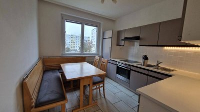 Ruhige 2-Zimmer-Wohnung mit Loggia &amp; Lift | ideal für Singles &amp; Paare