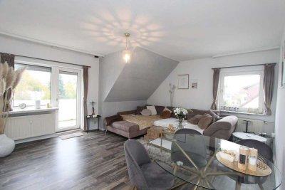 Charmante 3-Zimmer-Dachgeschosswohnung mit Balkon in Vellmar zu vermieten