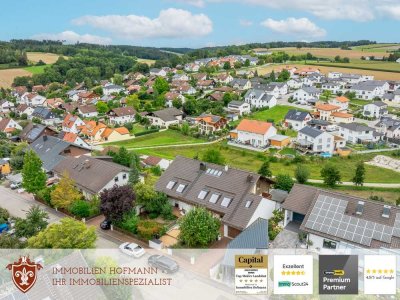 ***Renovierte 4-Zimmer-Wohnung mit Balkon, Garage und Blick ins Grüne - stadtnah in Bruckberg***