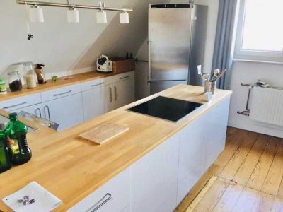 Wohnen mit Hafenblick! 2-Zimmerwohnung mit Einbauküche & Stellplatz!