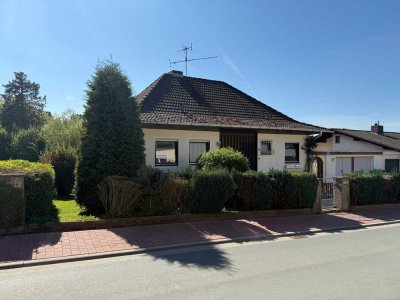 Ruhig gelegenes Einfamilienhaus mit idyllischem Grundstück