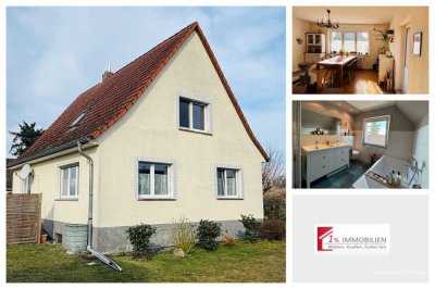 RESERVIERT!!!!! Rehfelde-Dorf -  Einfamilienhaus auf großem Grundstück mit Saunafass
