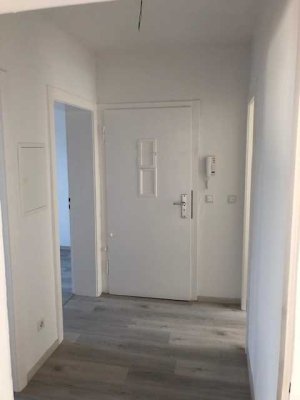 2 ZIMMER WOHNUNG MIT BALKON IM MEDIENHAFEN ZU VERMIETEN.