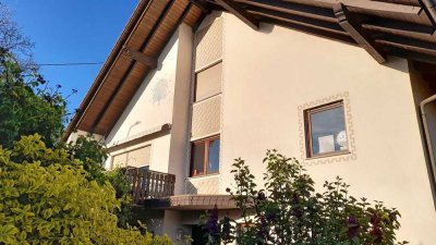 Stilvoll sanierte Etagenwohn. - 3 Balkone - exkl. neue EBK + Designböden - großer Naturgarten