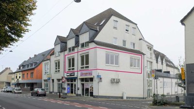 Helle frisch renovierte 3-Zimmer-Wohnung mit neuer Einbauküche, Tiefgaragenstellplatz und Top-Lage