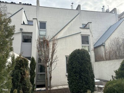 Avantgarde mit Garten, Terrasse, 6 Zimmer plus Keller