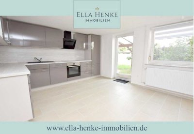 Charmante Doppelhaushälfte mit moderner Küche + pflegeleichtem Garten ...