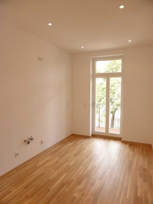 Moderne 2-Raum-Wohnung mit sonnigem Balkon im Leipziger Westen - Denkmalsanierung 2015 !