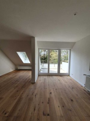 Sanierte 2 Zimmerwohnung mit Balkon und Einbauküche im ruhigen Grunewald