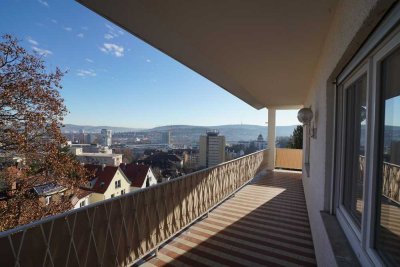 Exkl. Wohnung auf zwei Etagen in 50er Jahre Architektenvilla mit phantastischer Aussicht