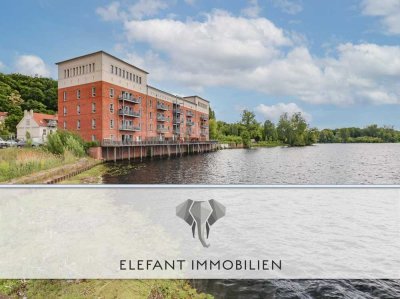 Unikat direkt am Wasser | 4 Zimmer in Bestlage | 122 m² | TG-Stellplatz | vermietet