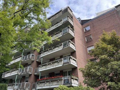 Top modernisierte Wohnung mit großem Balkon am Rand des Briller Viertels