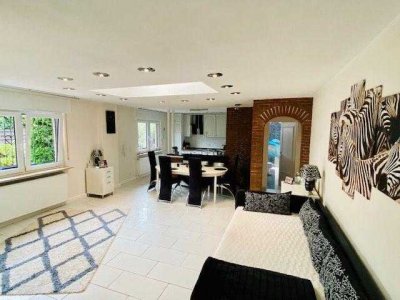 Stilvolle möblierte 2-Zimmer-Wohnung mit Whirlpool & Terrasse in Hofheim-Nord
