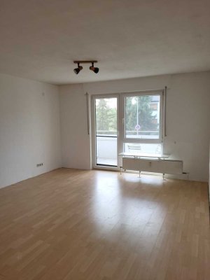 Heimsheim - Helle 2-Zimmer-Wohnung mit Balkon und Tiefgaragenstellplatz