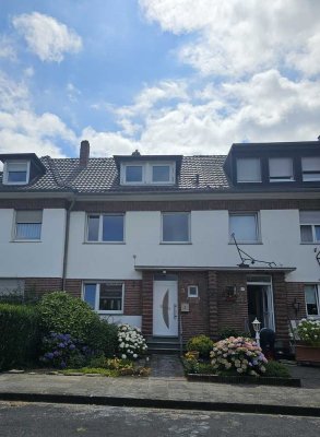ZUR MIETE: Reihenmittelhaus mit Garten.