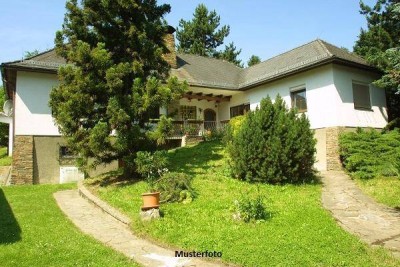 2-Familienhaus mit Balkon &amp; Garage - ideal für Familie &amp; Vermietung