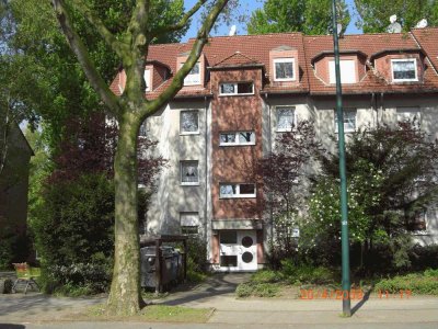 Südbalkon! 3 Zimmer, Küche, Diele, Badezimmer, Garage/Stellplatz möglich