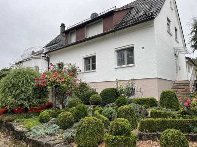 2- Familienwohnhaus mit herrlich angelegter Gartenanlage